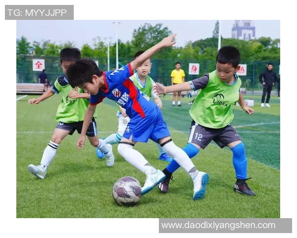 足球是热爱让我们在绿茵场上追逐梦想与激情的旅程